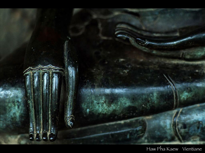 降魔の仏（部分）バンコクの王宮寺院（ワット・プラケオ）にあるエメラルド仏はかつてここに安置されていたとも言われる　ホー・プラケオ　ビエンチャン